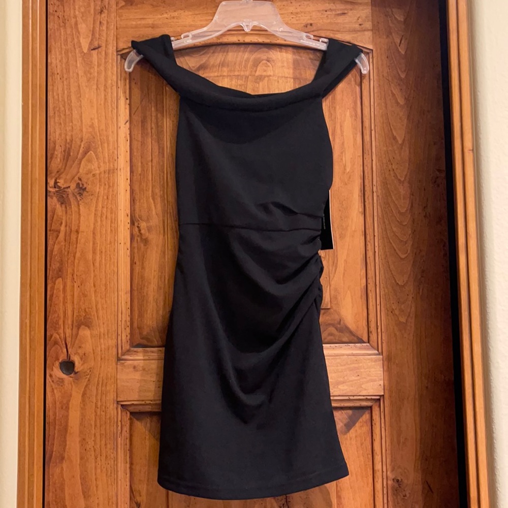 Lulu’s Off The Shoulder Tight Black Dress